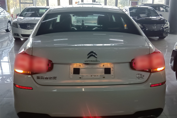 雪铁龙C5 2017款 350THP 自动豪华型车身外观6