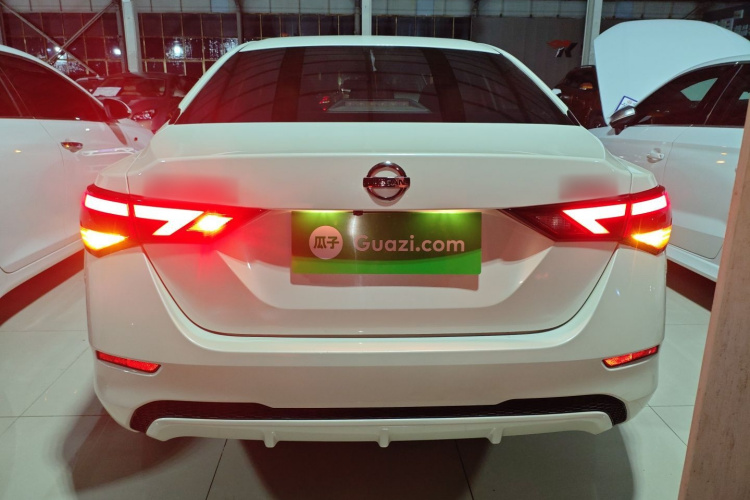 日产 轩逸 2021款 1.6L XL CVT悦享版车身外观6