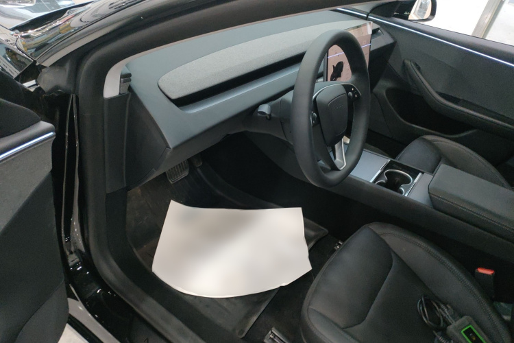 特斯拉 Model 3 2025款 改款 后轮驱动版中控内饰20