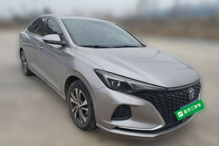 长安 逸动 2020款 PLUS 蓝鲸NE 1.4T GDI DCT尊贵型车身外观3