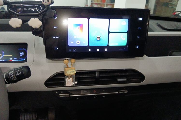 吉利银河 2023款 熊猫mini 200km 耐力熊局部细节16