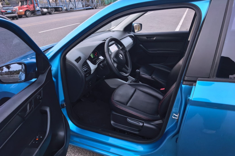 斯柯达 晶锐 2015款 1.4L 手动前行版中控内饰7001