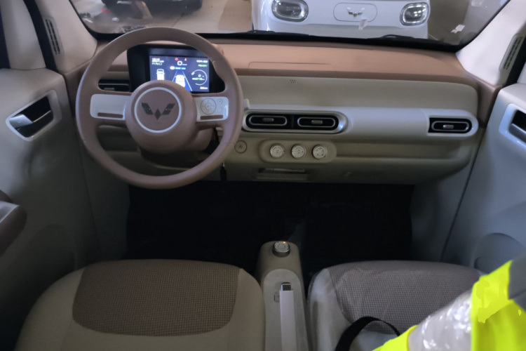 五菱汽车 宏光MINIEV 2024款 第三代 215km 青春版中控内饰12