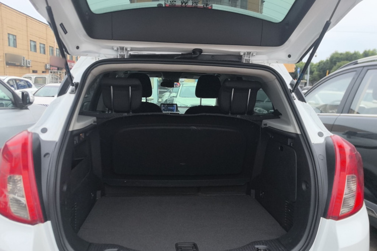 别克 昂科拉 2014款 1.4T 手动两驱都市进取型机舱底盘23