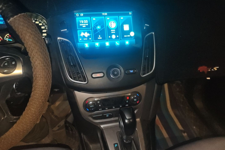 福特 福克斯 2012款 两厢 1.6L 自动风尚型局部细节16