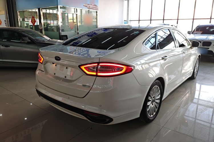 福特 蒙迪欧 2013款 2.0L GTDi200时尚型车身外观7