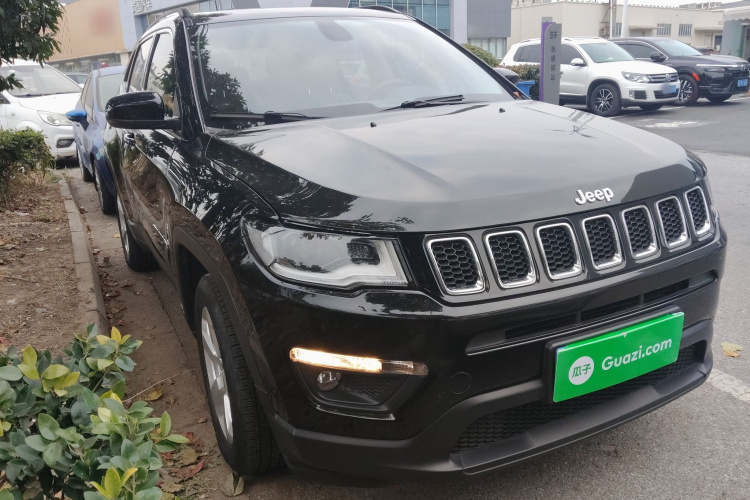 Jeep 指南者 2019款 220T 自动家享版车身外观3