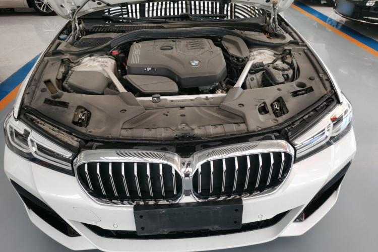 宝马5系 2022款 改款二 525Li M运动套装机舱底盘24