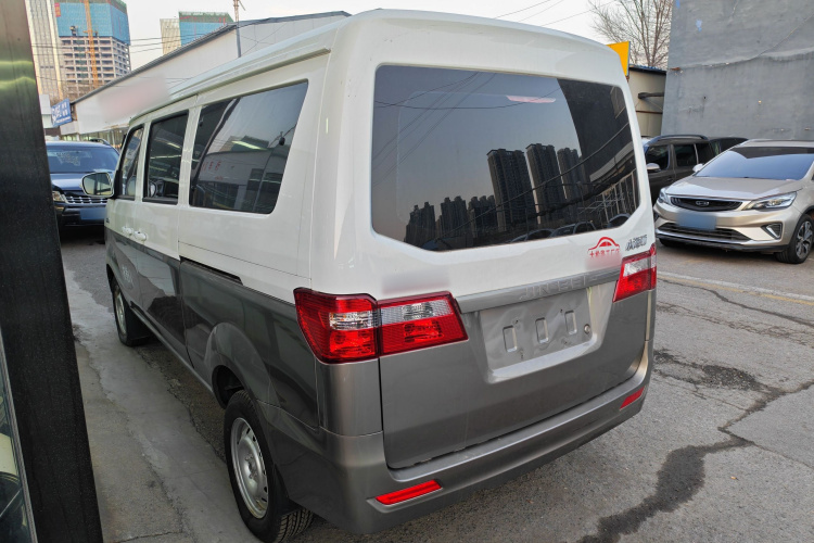 金杯 小海狮X30 2024款 1.5L 财富型客车 5/6/7座车身外观6004