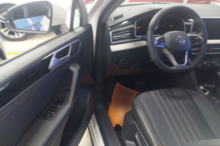 大众 途观L 2023款 330TSI 自动两驱舒享版中控内饰20