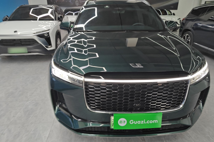 理想汽车 理想ONE 2021款 增程6座版车身外观2