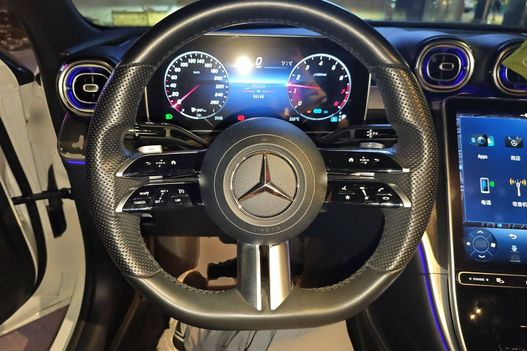 奔驰C级 2022款 改款 C 260 L 运动版局部细节13