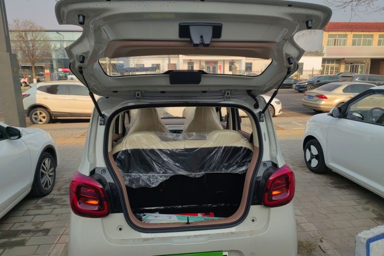 五菱汽车 宏光MINIEV 2025款 四门版 进阶款机舱底盘23