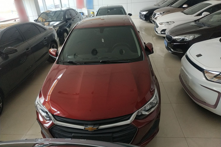 雪佛兰 科沃兹 2020款 325T 自动欣悦版车身外观2