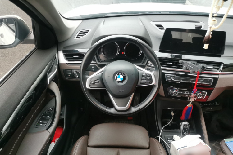 宝马X1 2020款 sDrive25Li 领先型中控内饰13