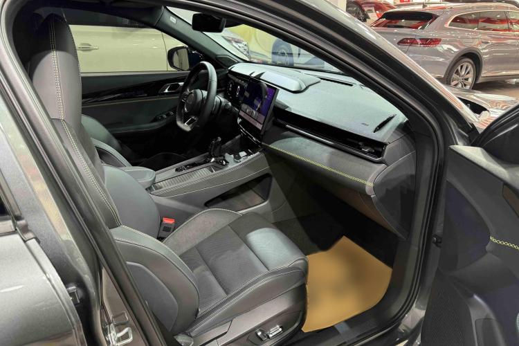 领克03 2023款 1.5TD DCT劲Pro中控内饰7007