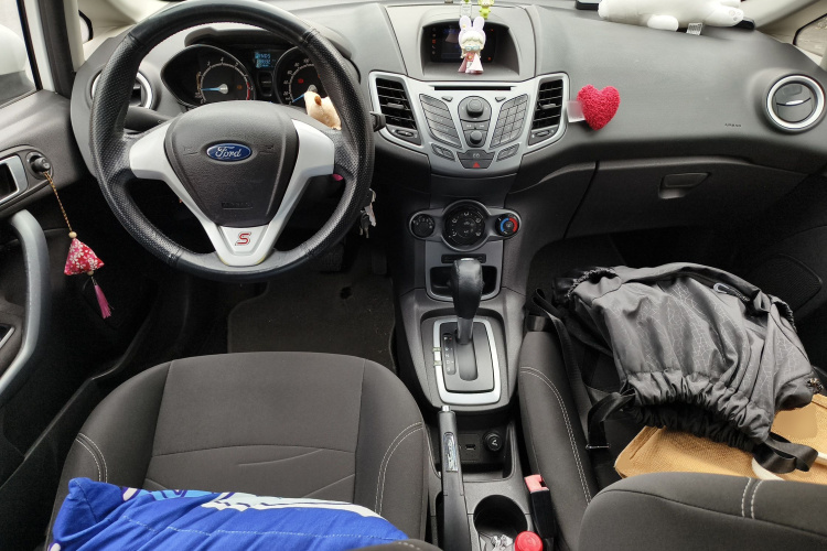 福特 嘉年华 2013款 两厢 1.5L 自动时尚型中控内饰12