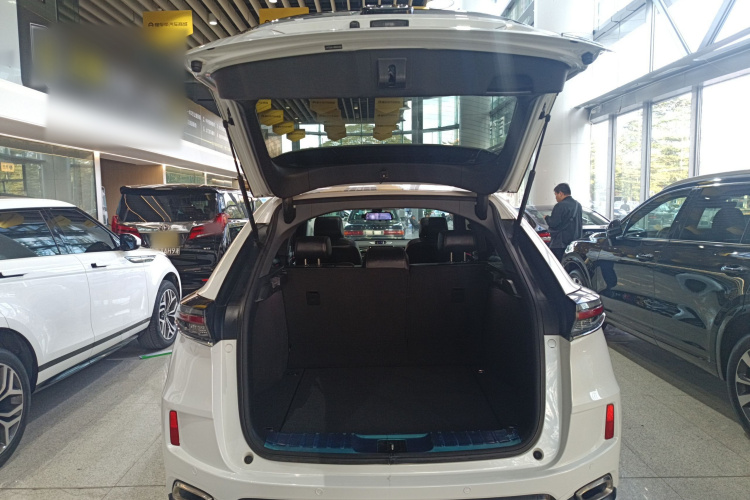 本田UR-V 2020款 240TURBO 两驱致悦版机舱底盘23