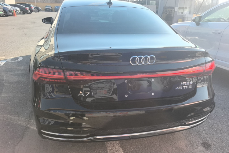 奥迪A7L 2024款 45 TFSI 豪华型车身外观6