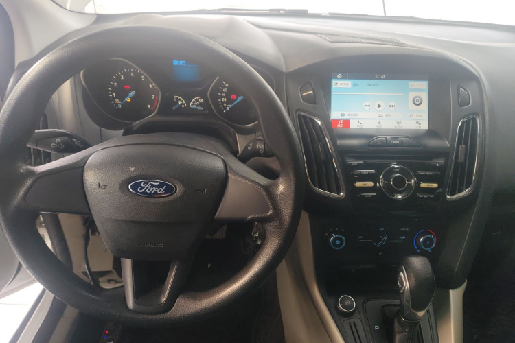 福特 福克斯 2017款 三厢 1.6L 自动舒适型智行版中控内饰12