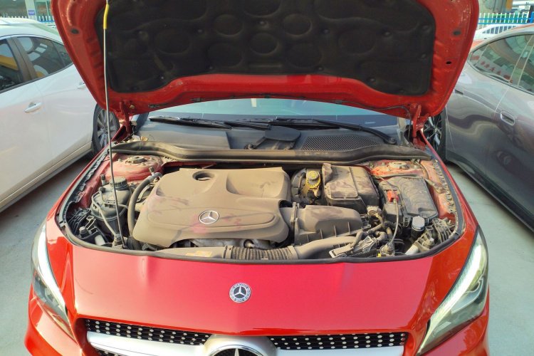 奔驰CLA 2017款 改款 CLA 200 时尚型机舱底盘24