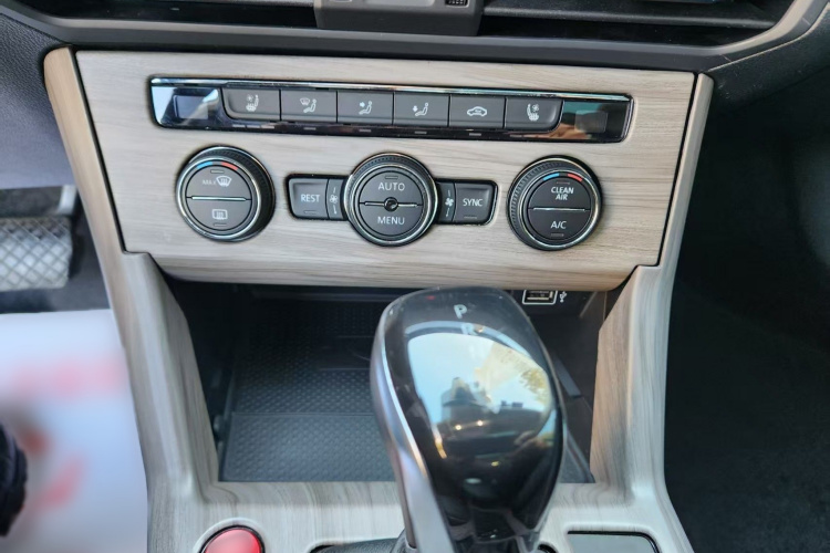 大众 帕萨特 2019款 330TSI 尊贵版 国VI局部细节16