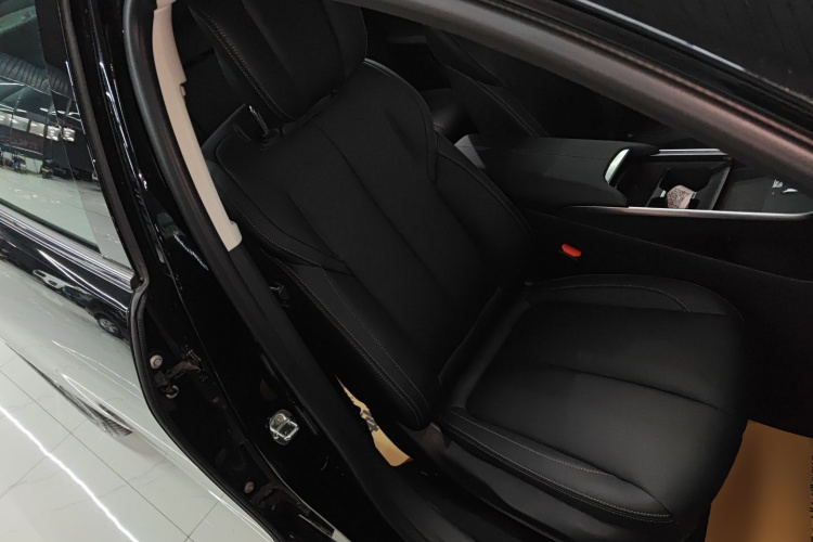 别克 君越 2025款 28T 白金版局部细节41