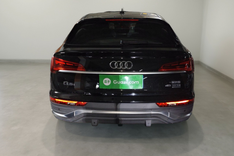 奥迪Q5L Sportback 2021款 45 TFSI 豪华型车身外观6