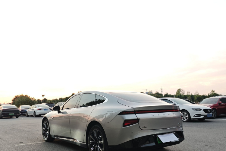 小鹏P7 2022款 480G+车身外观6007