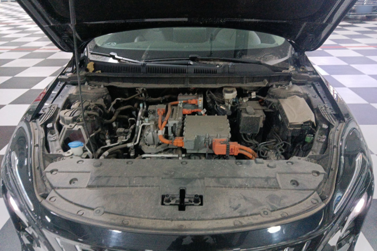 红旗E-QM5 2022款 431km 充电乐享版机舱底盘24