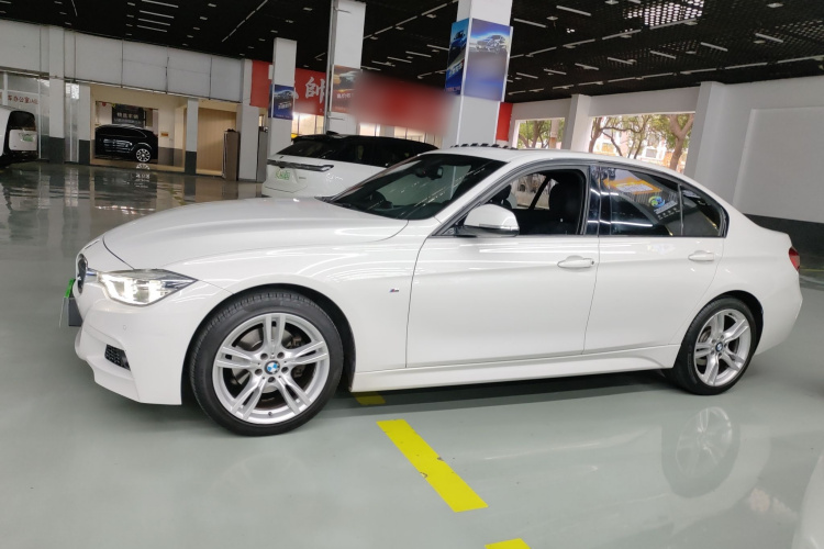 宝马3系 2018款 320i M运动套装车身外观4