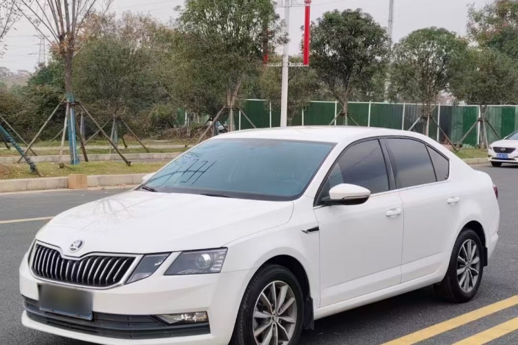 斯柯达 明锐 2019款 1.5L 自动舒适版车身外观6002