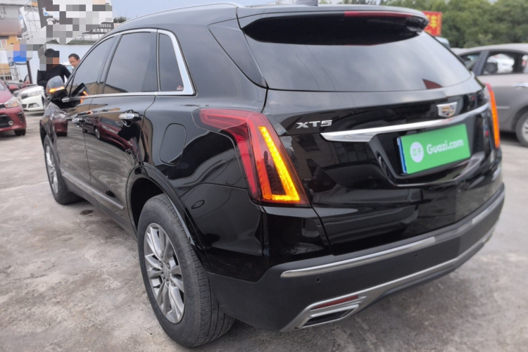 凯迪拉克XT5 2021款 28T 豪华型车身外观4