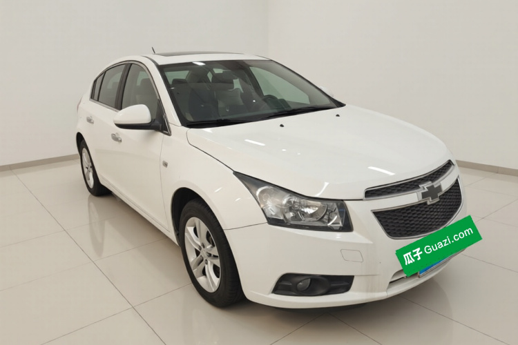 雪佛兰 科鲁兹 2013款 掀背 1.6L 自动豪华型车身外观3