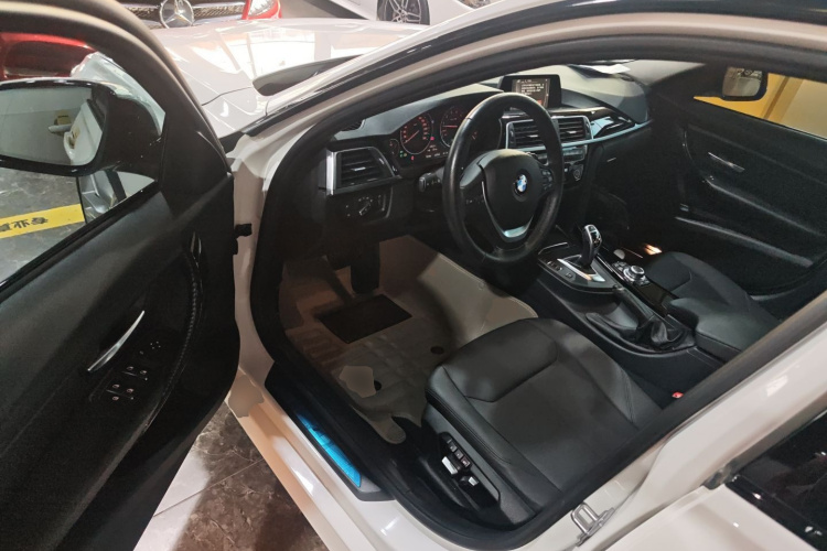 宝马3系 2017款 320Li M运动型中控内饰20