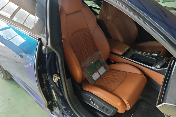 奥迪A7L 2022款 55 TFSI quattro S-line edition one先行版局部细节41