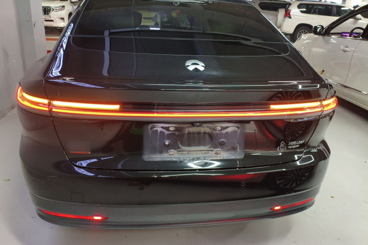 蔚来ET7 2022款 100kWh车身外观6