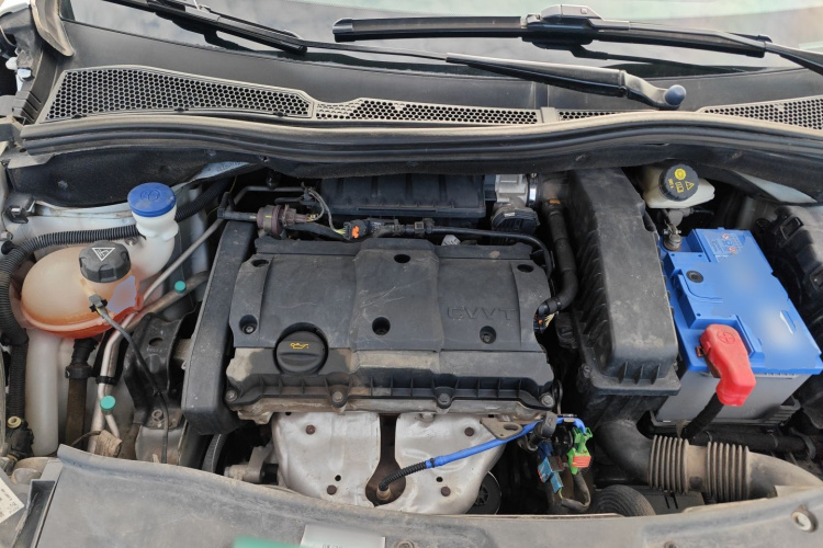 标致2008 2014款 1.6L 自动潮流版机舱底盘24