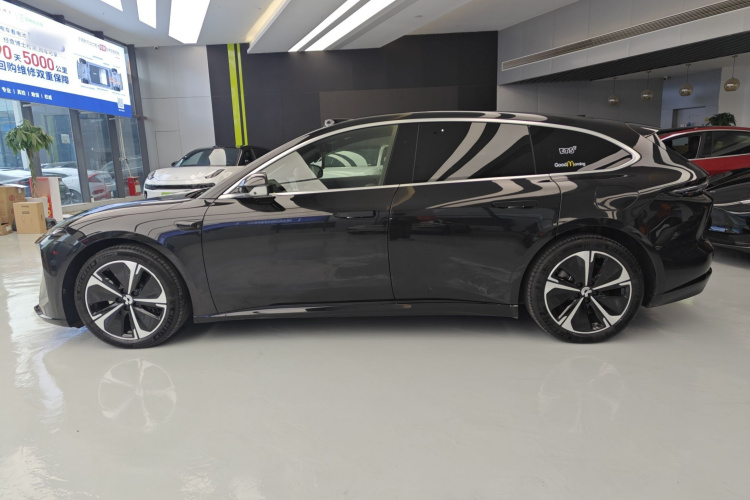 蔚来ET5T 2025款 75kWh Touring车身外观4