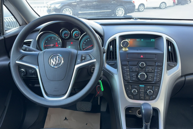 别克 英朗 2014款 XT 1.6L 自动时尚版中控内饰7004