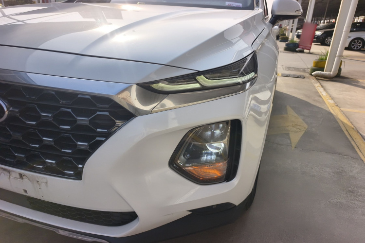 现代 胜达 2019款 380 TGDi DLX 自动两驱智尊版 国V局部细节36