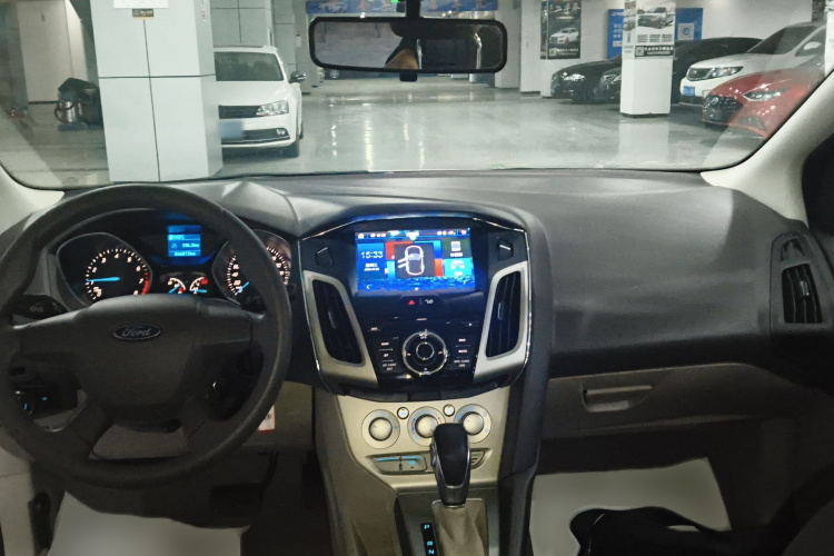 福特 福克斯 2012款 三厢 1.6L 自动舒适型中控内饰7002