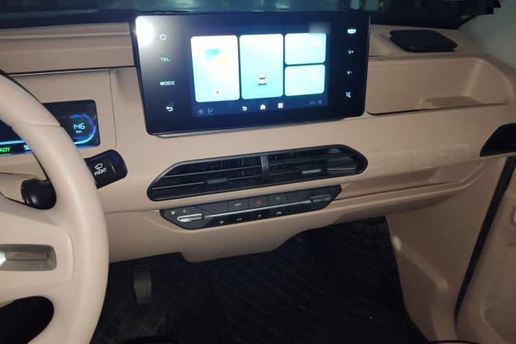 吉利银河 2023款 熊猫mini 200km 灵动熊局部细节16