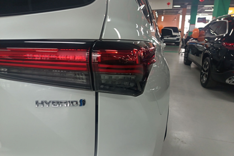 丰田 汉兰达 2022款 双擎 2.5L 两驱精英版 7座车身外观9