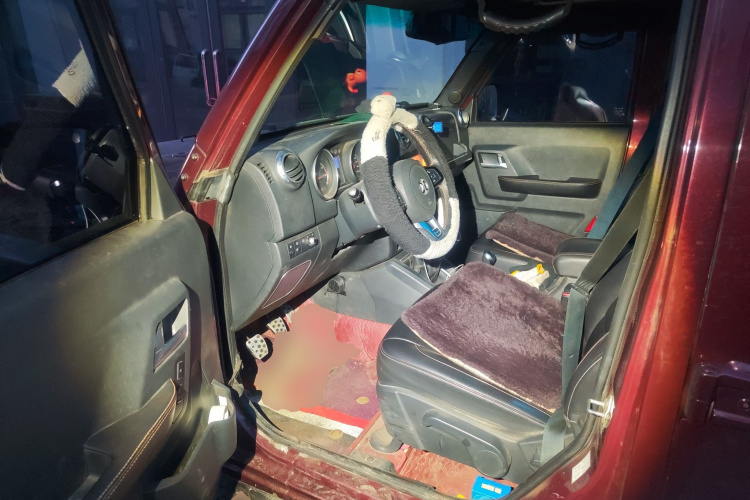 北京越野 北京BJ40 2016款 40L 2.0T 手动四驱尊贵版中控内饰20