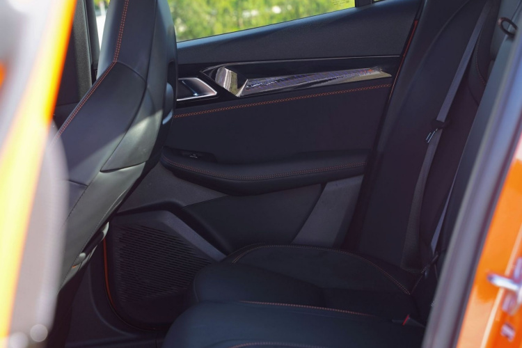 领克03 2025款 2.0TD DCT冠军版Pro中控内饰7002