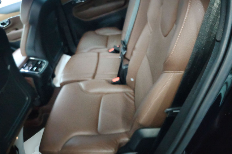 沃尔沃XC90 2022款 B6 智逸豪华版 7座中控内饰21