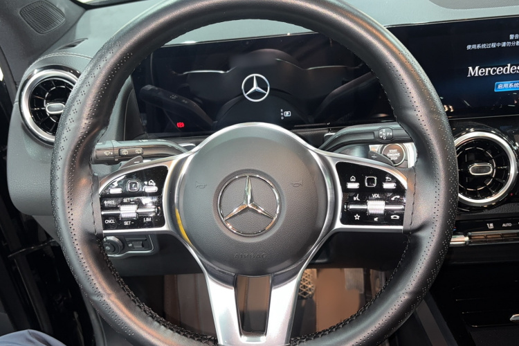 奔驰GLB 2023款 改款 GLB 200 时尚型局部细节13