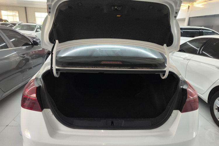 吉利汽车 帝豪 2020款 1.5L CVT豪华型机舱底盘23