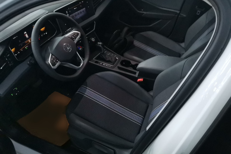 大众 速腾 2025款 200TSI DSG飞越版中控内饰19